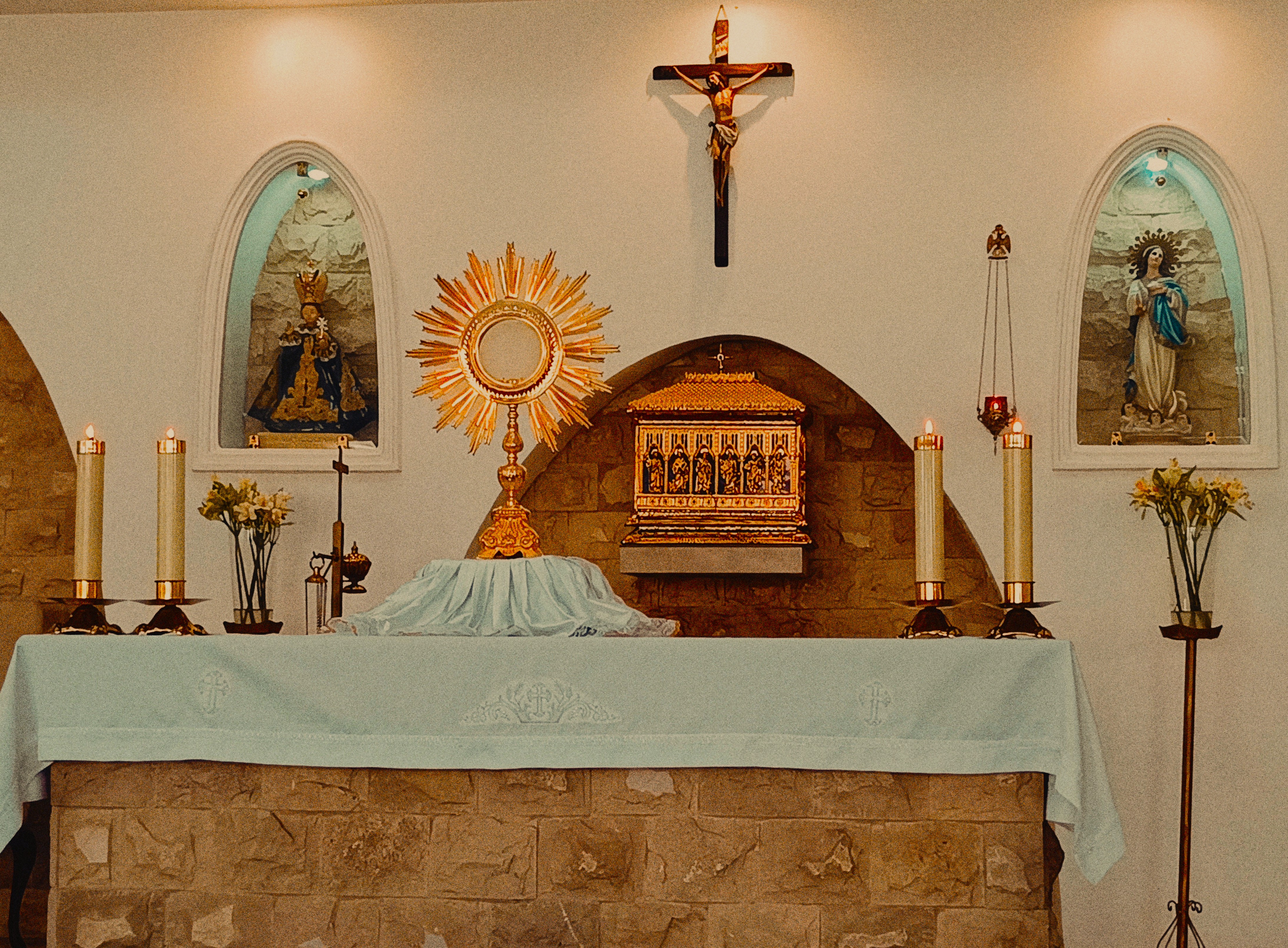 Adoración al Santísimo en la Parroquia Loreto